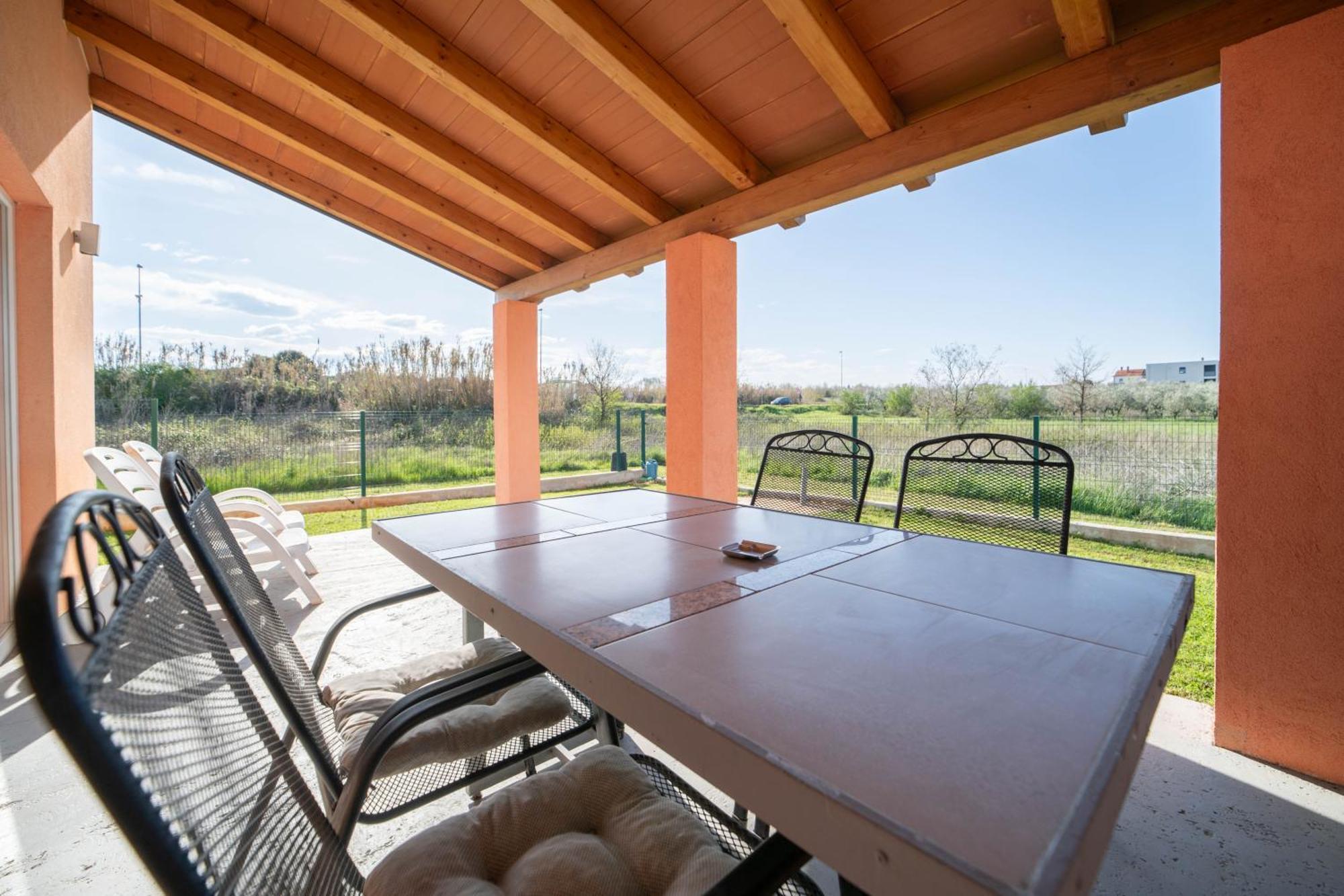 Apartment Thomas Novigrad  ภายนอก รูปภาพ